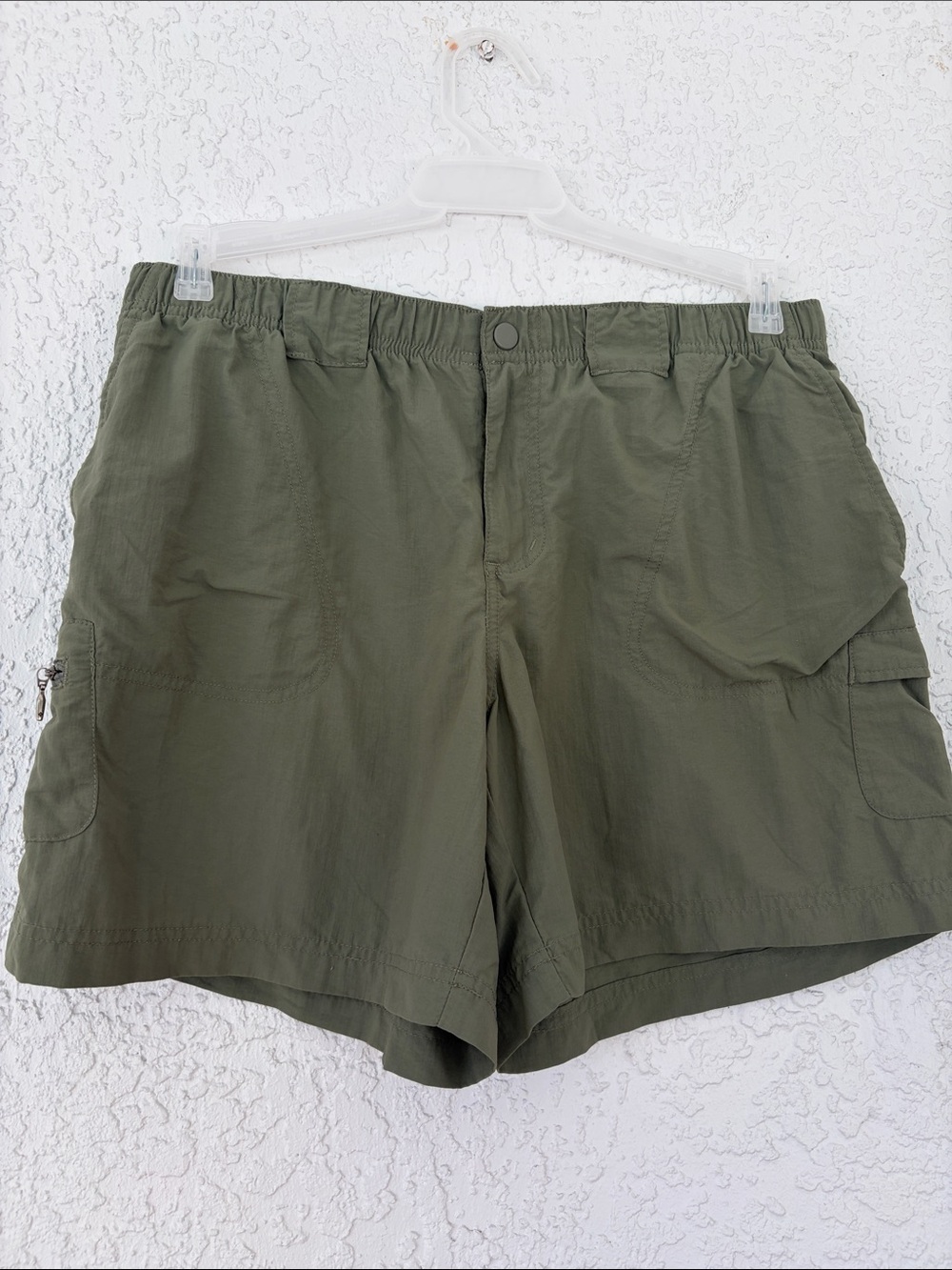 Columbia Olive Green Outdoor Shorts with Elastic Waistband size L
